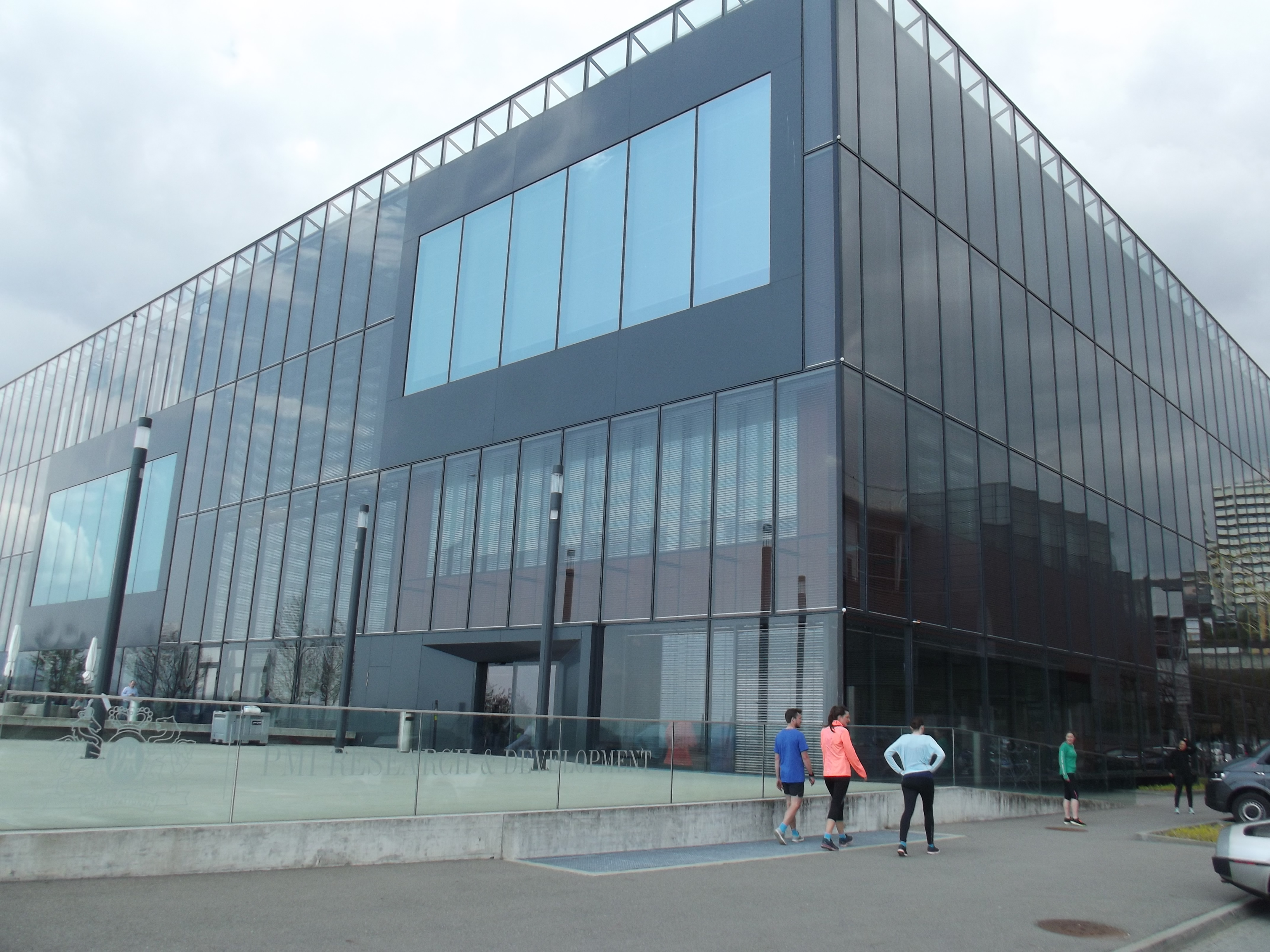 the cube neuchatel