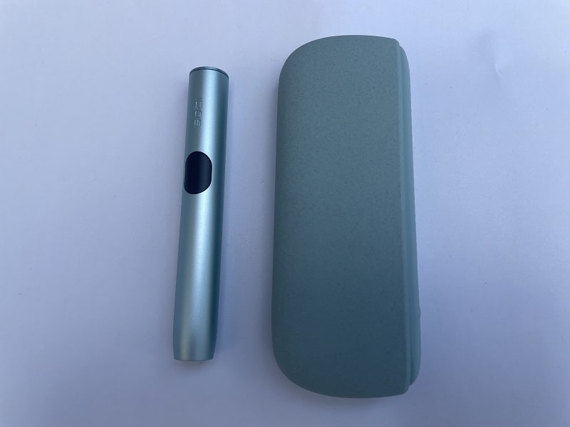 IQOS ILUMA i Charger And Holder